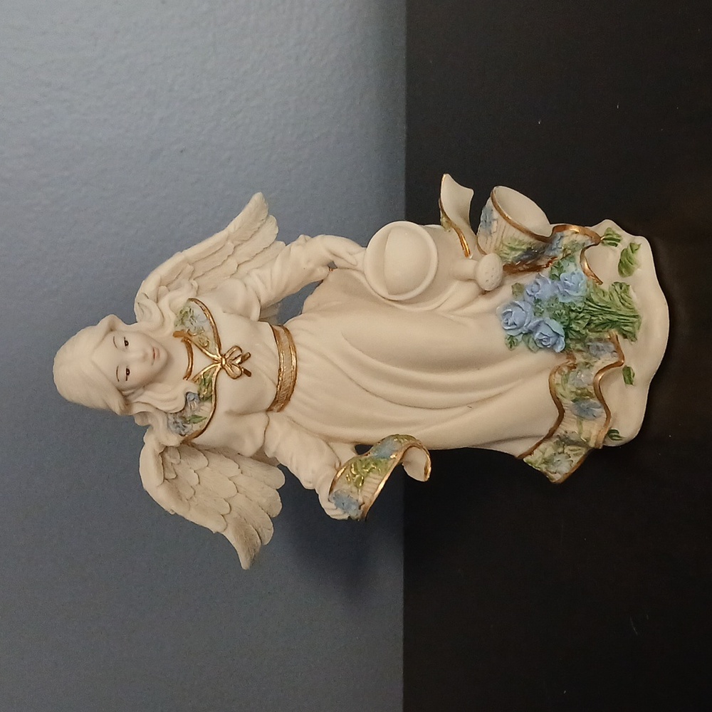 💐Serenity Sarah Angels Avon Figurine